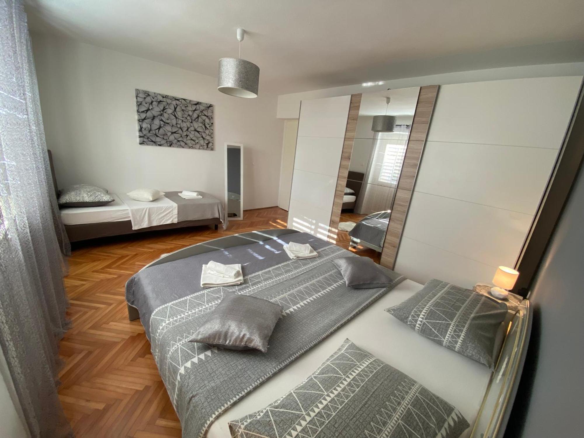 Apartment Darija With Private Pool Каштела Экстерьер фото